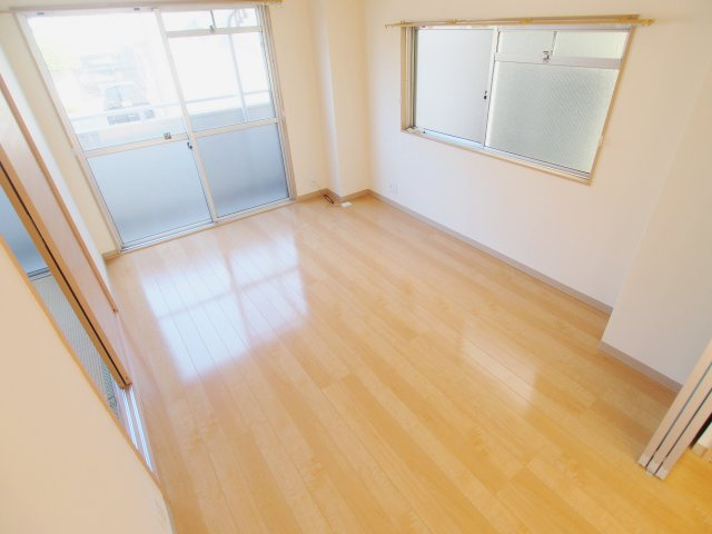 稲垣ビルの居間・リビング