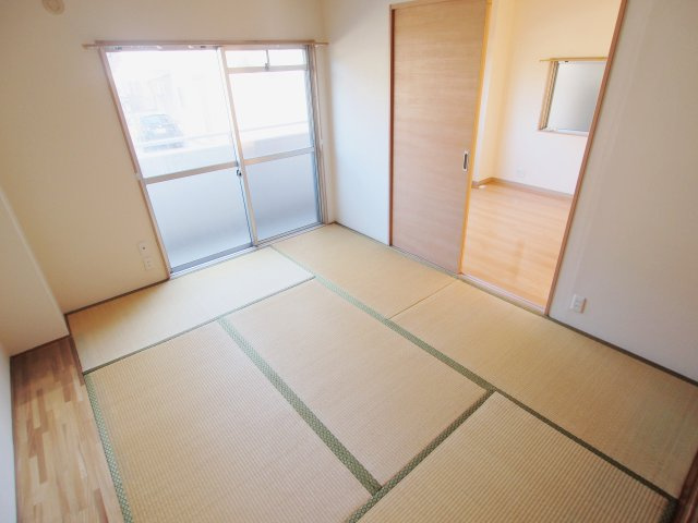 稲垣ビルの和室