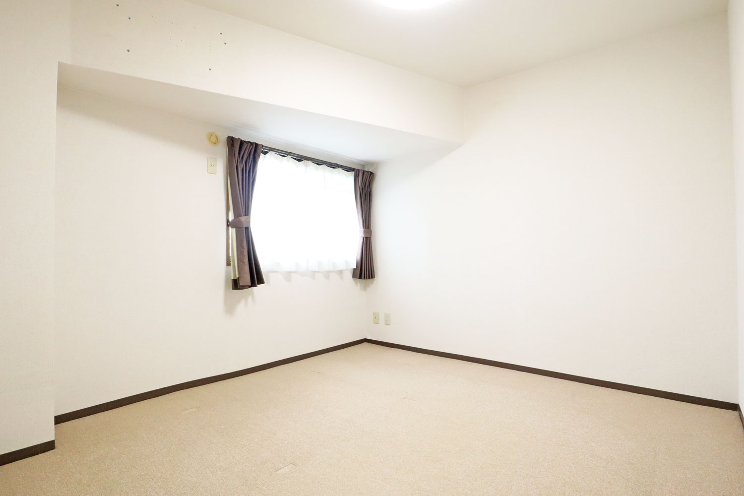 リベール栗山の洋室|洋室 約5.8帖