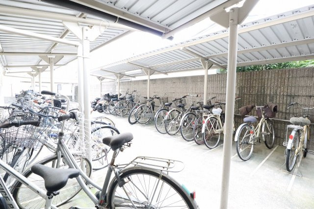 リベール栗山の駐輪場|共用部　駐輪場