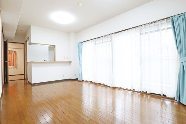 リベール栗山の居間・リビング|LDK 約12.8帖