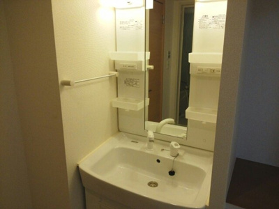 【洗面所】 | モンテローザ | スペースが確保できる洗面所です