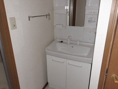 【洗面所】 | パルトネールＦ１ | 広い洗面スペース