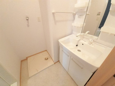 【洗面所】 | フェリア香呂Ｂ | 脱衣スペースもあります