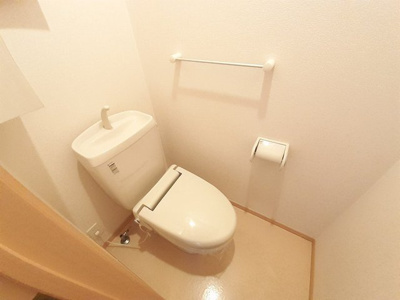 【トイレ】 | フェリア香呂Ｂ | シンプルで使いやすいトイレです