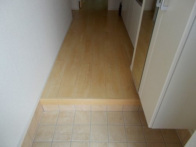 【玄関】 | ソリッソ三条 | きれいな玄関です