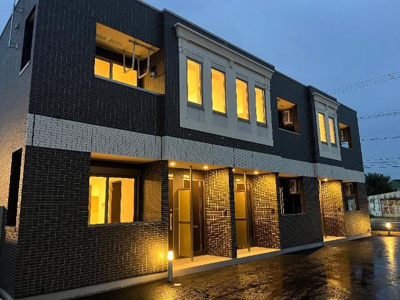 【外観】 | アクロポリスⅦ | 外観写真（夜）