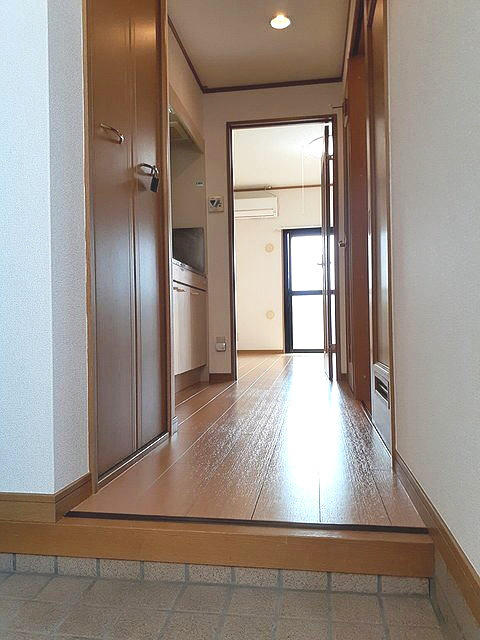 アロッジオ尾ノ上の玄関