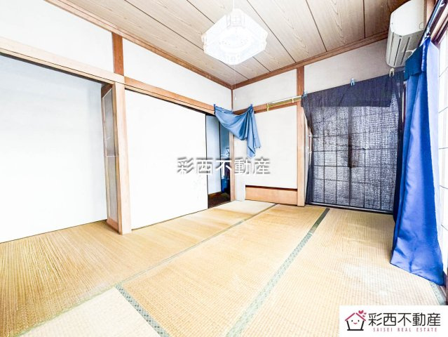 入間市高倉５丁目中古戸建ての和室|心がホッと落ち着く和室をご用意しました！床が柔らかいので小さいお子様のプレイルームや、ご両親が泊まりに来た時の客間としてなど、様々な用途で使える万能なお部屋です☆
