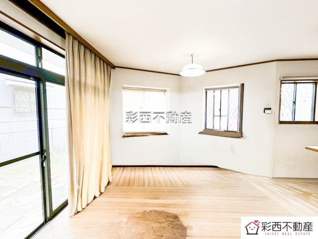 入間市高倉５丁目中古戸建ての居間・リビング