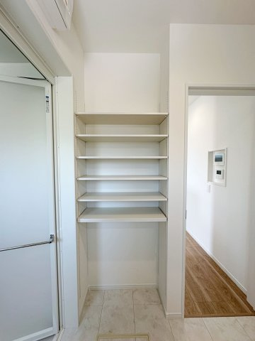 佐伯区皆賀1丁目 No.2の収納|洗面脱衣所の収納☆
毎日ご家族で使うタオルや洗面用品、洗濯用品などを収納することができます♪