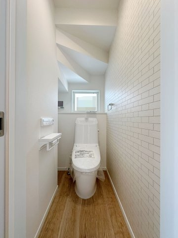 佐伯区皆賀1丁目 No.3のトイレ|1階ウォシュレットトイレ☆
1階、2階にウォシュレットトイレがついています♪