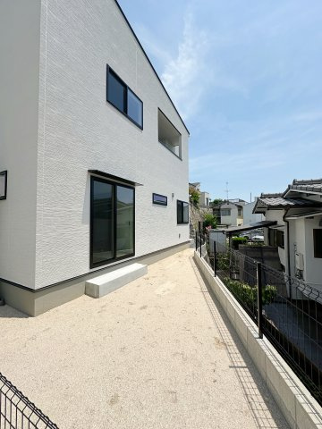 佐伯区皆賀1丁目 No.3の庭|広々としたお庭スペース☆
敷地内のため小さなお子様やペットも安心して遊べる家族のゆとり空間です♪
