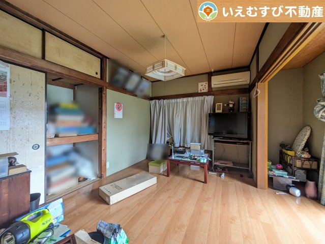 熊谷市柿沼　中古戸建の居間・リビング