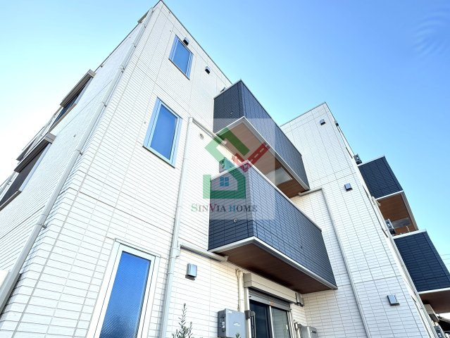 グラナーデ西大泉の外観