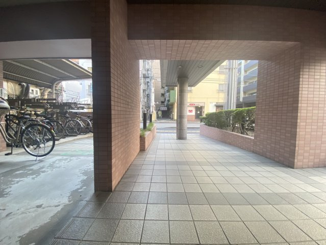 プレステージ西明石Ⅴのエントランス