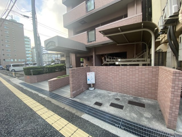 プレステージ西明石Ⅴのエントランス