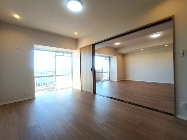 パークフィールドみさとテラ・ウエスト5街区2号館の洋室|落ち着いた色調の洋室です