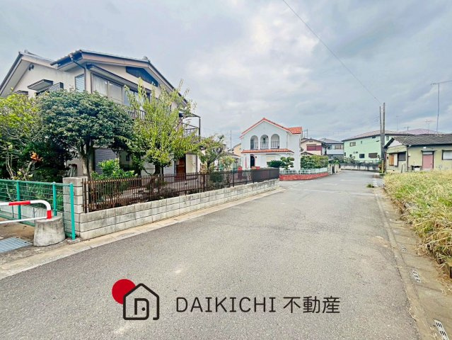 【前面道路含む現地写真】 | 桶川市大字坂田　中古戸建