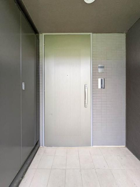 プライムメゾン武蔵野の杜の玄関