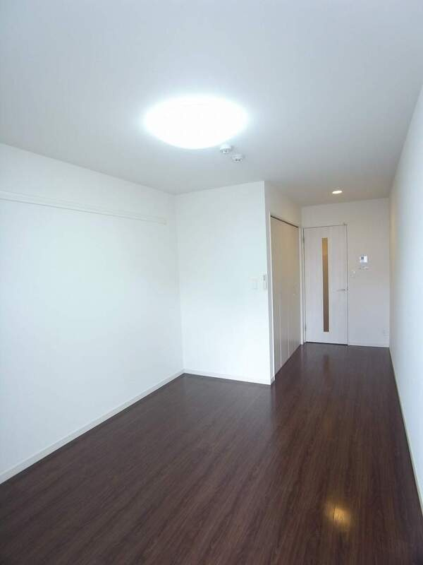 リブリ・興の内装