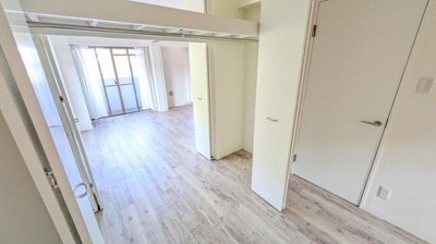 【洋室】 | ロイヤルステージ海老名 | 落ち着いた色調の洋室です