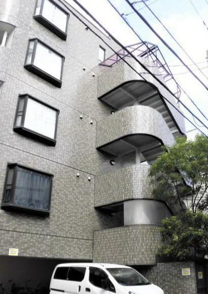 リシェス明大前の外観