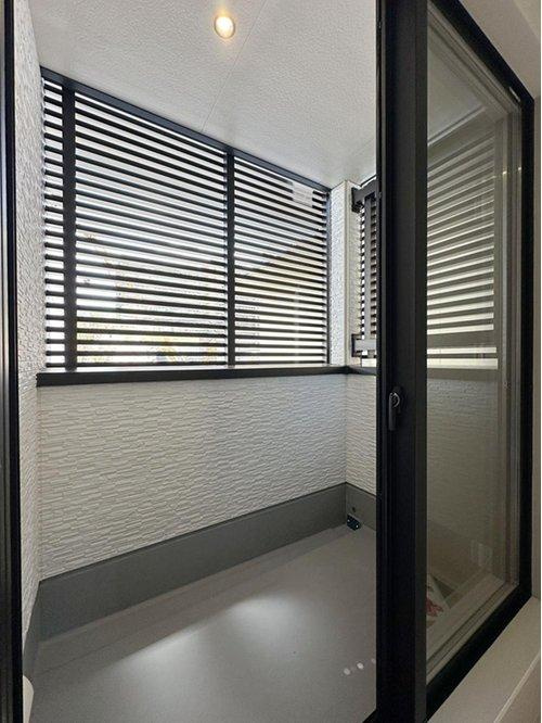 府中町浜田2丁目 No.2のバルコニー|ルーフインナーバルコニー☆
しっかりと屋根があり、目隠しもついているため急な天気の変化も安心です♪