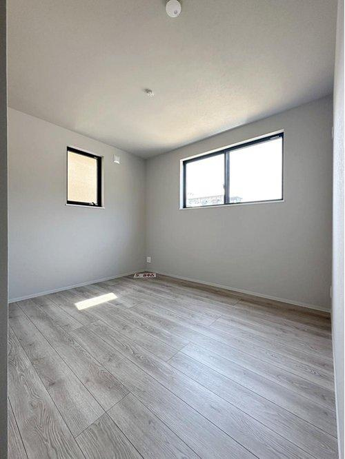 府中町浜田2丁目 No.2の洋室|5.8帖の洋室☆