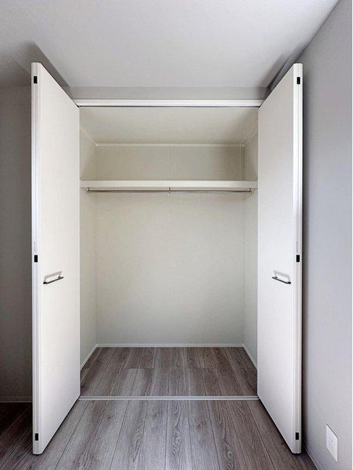 府中町浜田2丁目 No.2の収納|全居室収納☆
4.7帖洋室のクローゼットです♪