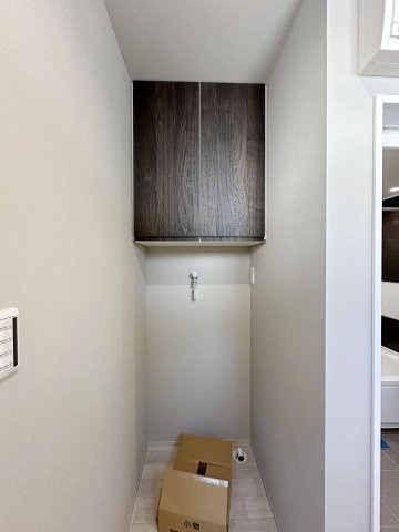 府中町浜田2丁目 No.2の収納|洗濯機置き場の吊り戸棚収納☆
洗剤のストックやタオルなどを収納しておくのに便利です♪