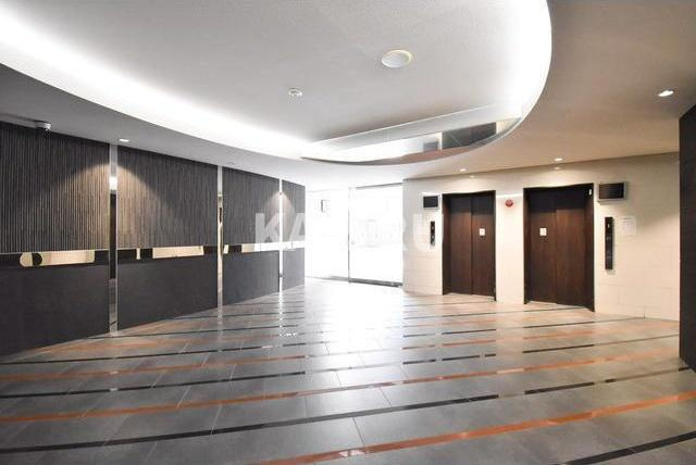 SERENiTE北浜のロビー