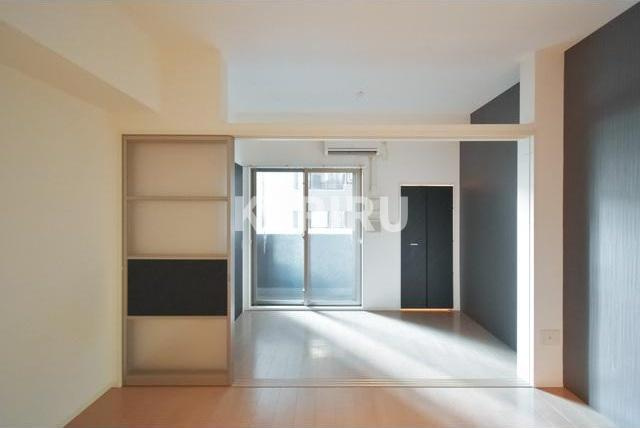 SERENiTE北浜の居間・リビング