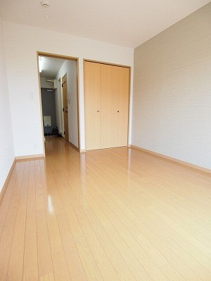 ＹＫＬ　ＦＬＡＴの寝室