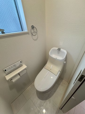 大塚5丁目中古戸建のトイレ