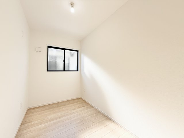 中央区雄踏　1期　全3棟の洋室|約3.5帖の洋室です。