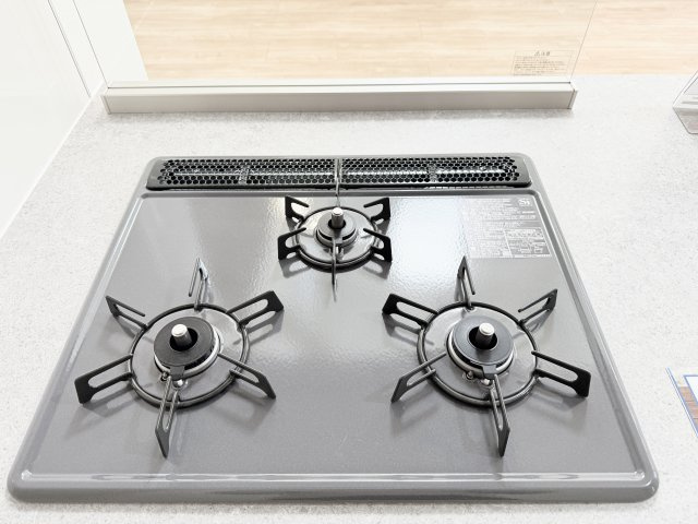 中央区雄踏　1期　全3棟の設備|三口コンロです。