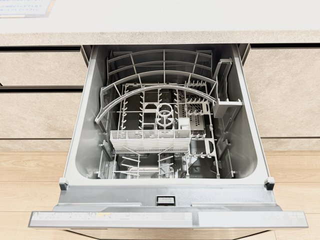 中央区雄踏　1期　全3棟の設備|家事の負担を軽減してくれる食洗器付き。家族みんなで過ごす時間がもっと増えます。