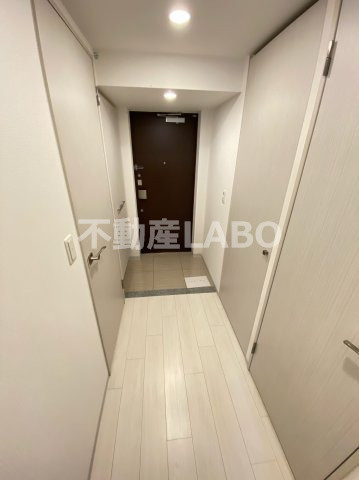 レジュールアッシュウエストレジスの玄関