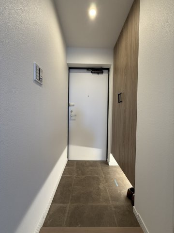 【玄関】 | 家族の靴もたっぷり収納できるシューズＢＯＸ完備☆