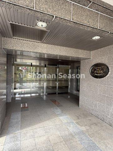 【エントランス】 | 学区：有鹿小学校まで徒歩８分とお子様の通学