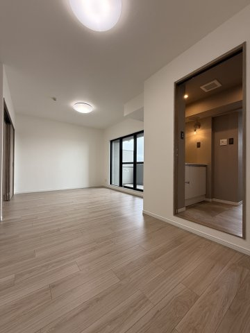 【居間・リビング】 | 南側採光で明るいＬＤＫです♪