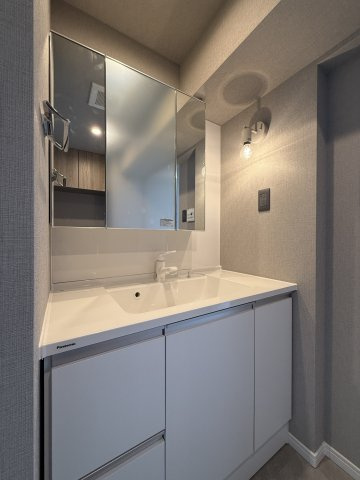 【独立洗面台】 | 朝の身支度も楽しくなるオシャレな洗面台です♪