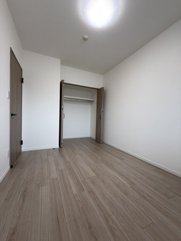 【洋室】 | 各部屋「収納豊富」でスッキリお片付けできます◎