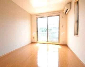 ワイケーエルフラット(YKL FLAT)の居間・リビング