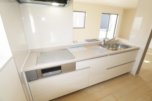 須賀川市森宿字安積田　　　　5号棟　　　西袋第1小学校、西袋中学区　の居間・リビング|※同社施工例