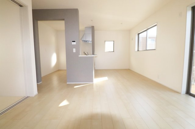 須賀川市森宿字安積田　　　　5号棟　　　西袋第1小学校、西袋中学区　の居間・リビング