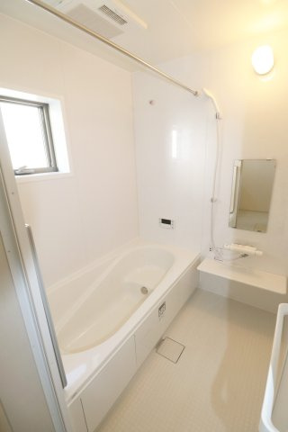 須賀川市森宿字安積田　　　　5号棟　　　西袋第1小学校、西袋中学区　の浴室