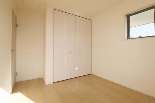 須賀川市森宿字安積田　　　　5号棟　　　西袋第1小学校、西袋中学区　の洋室