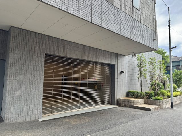 ルクラス本駒込の駐車場